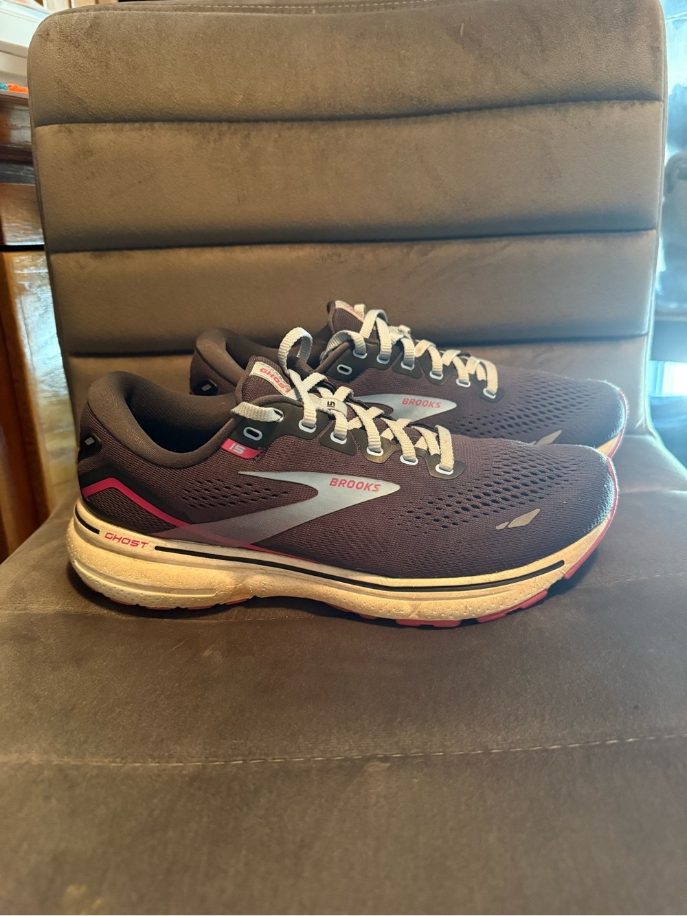 Brooks Ghost 15 Running Shoes Women’s Size 9.5